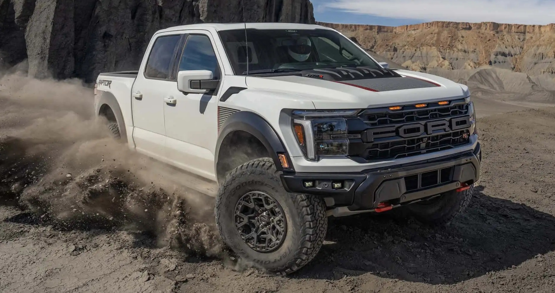 تقديم النسخة الفيس ليفت من فورد F150 رابتور ار الرياضية - بقوة 720 حصان 