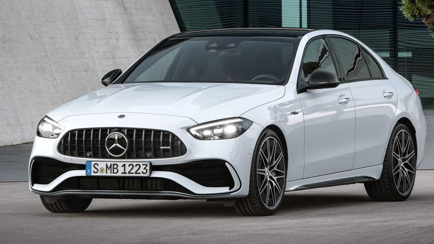 الكشف الرسمي عن مرسيدس بنز C43 AMG الجديدة كليا – بقوة 408 حصان