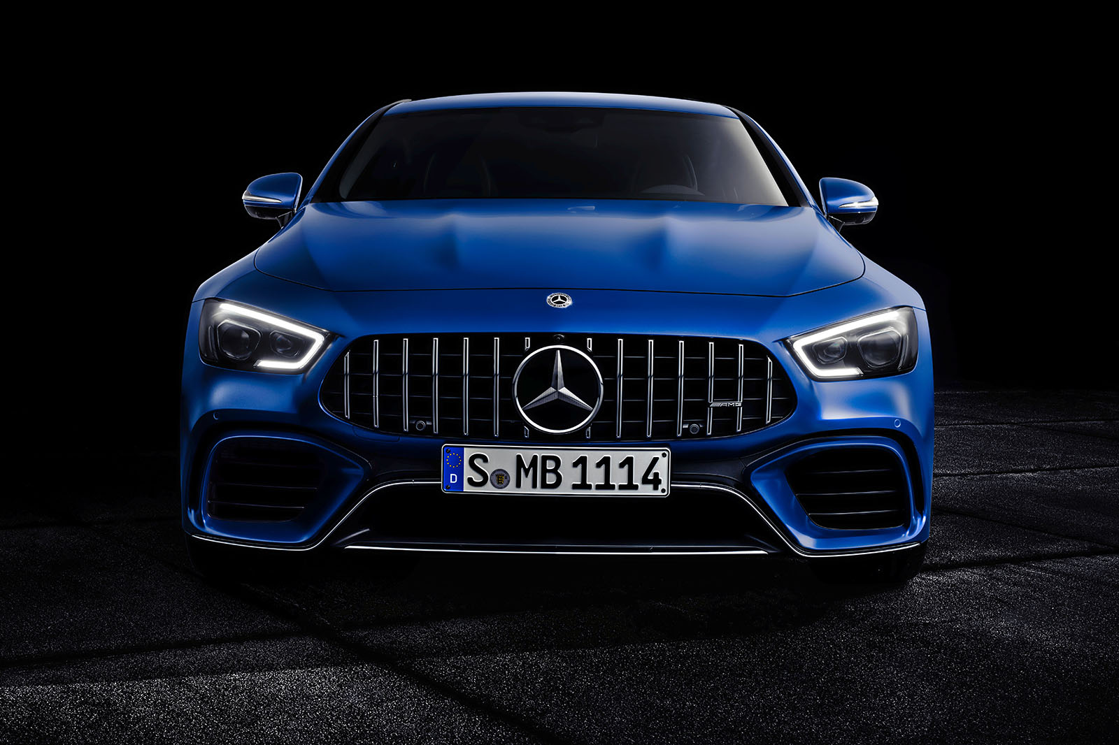 مرسيدس AMG GT ذات الأربعة أبواب ...سلاح الشرك الجديد في وجه العالم بأجمعه ! 