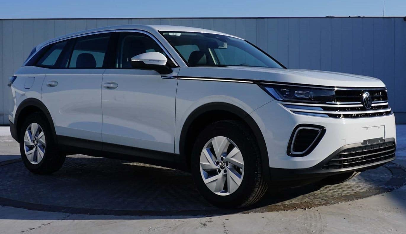 فولكس فاجن تافيندور SUV جديدة كليا للسوق الصينية بقوة 220 حصانا