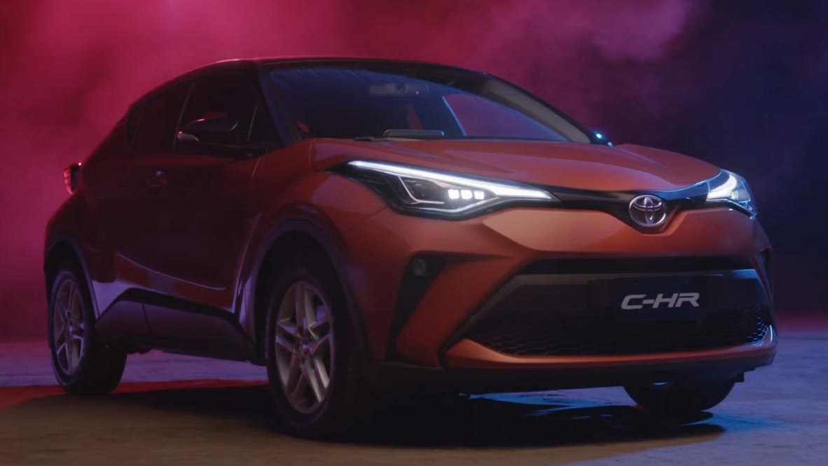 مواصفات و اسعار تويوتا C-HR فيس ليفت موديل 2021 الجديدة في مصر !