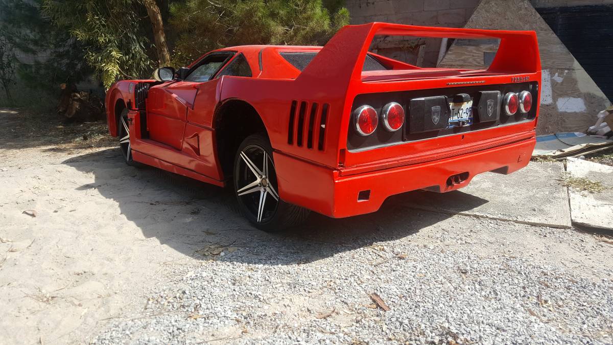 نيسان سنترا تتحول إلى فيراري F40 !