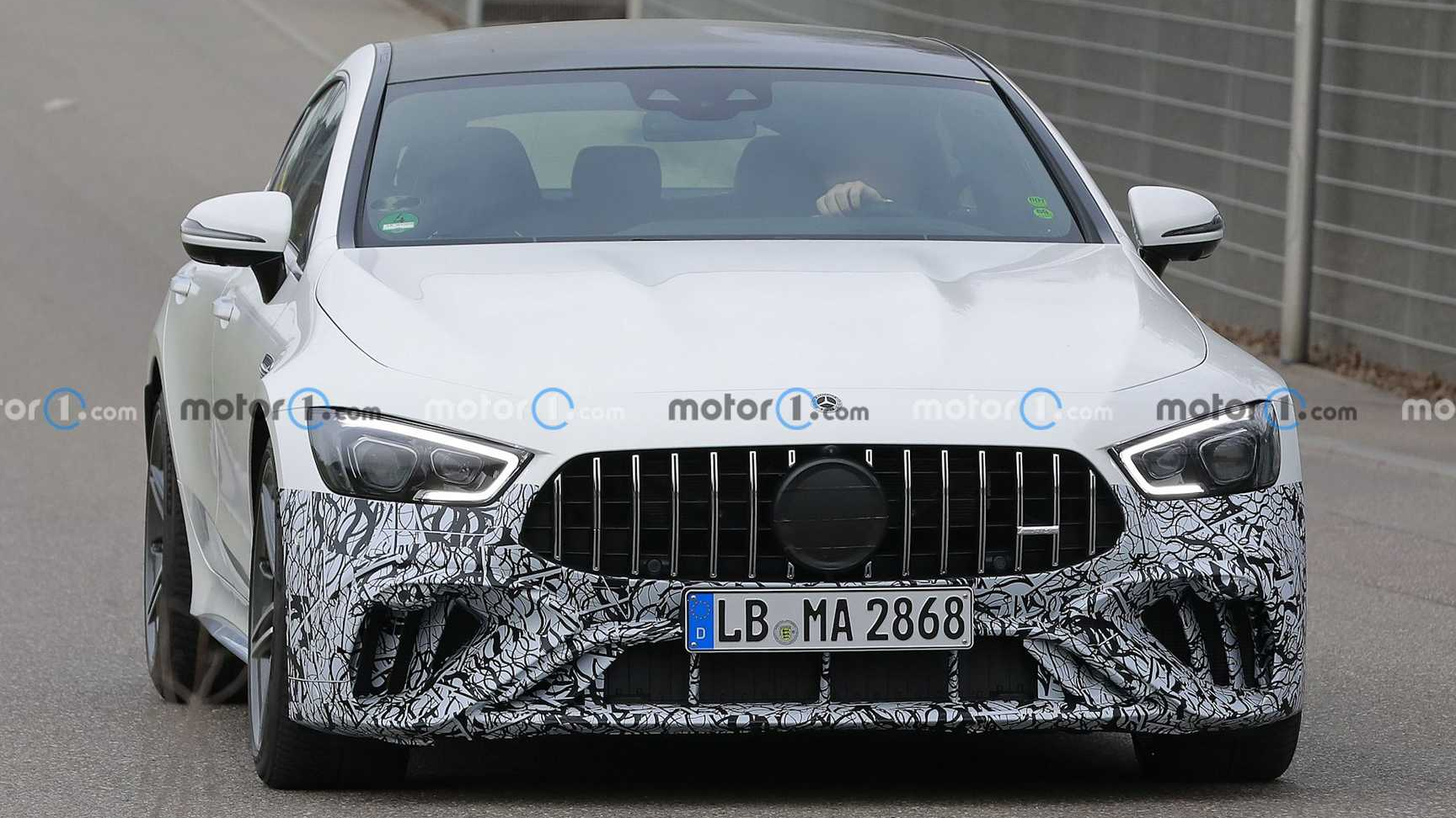 الصور التجسسية الاحدث لمرسيدس بنز AMG GT 4door الفيس ليفت موديل 2022 الجديدة !