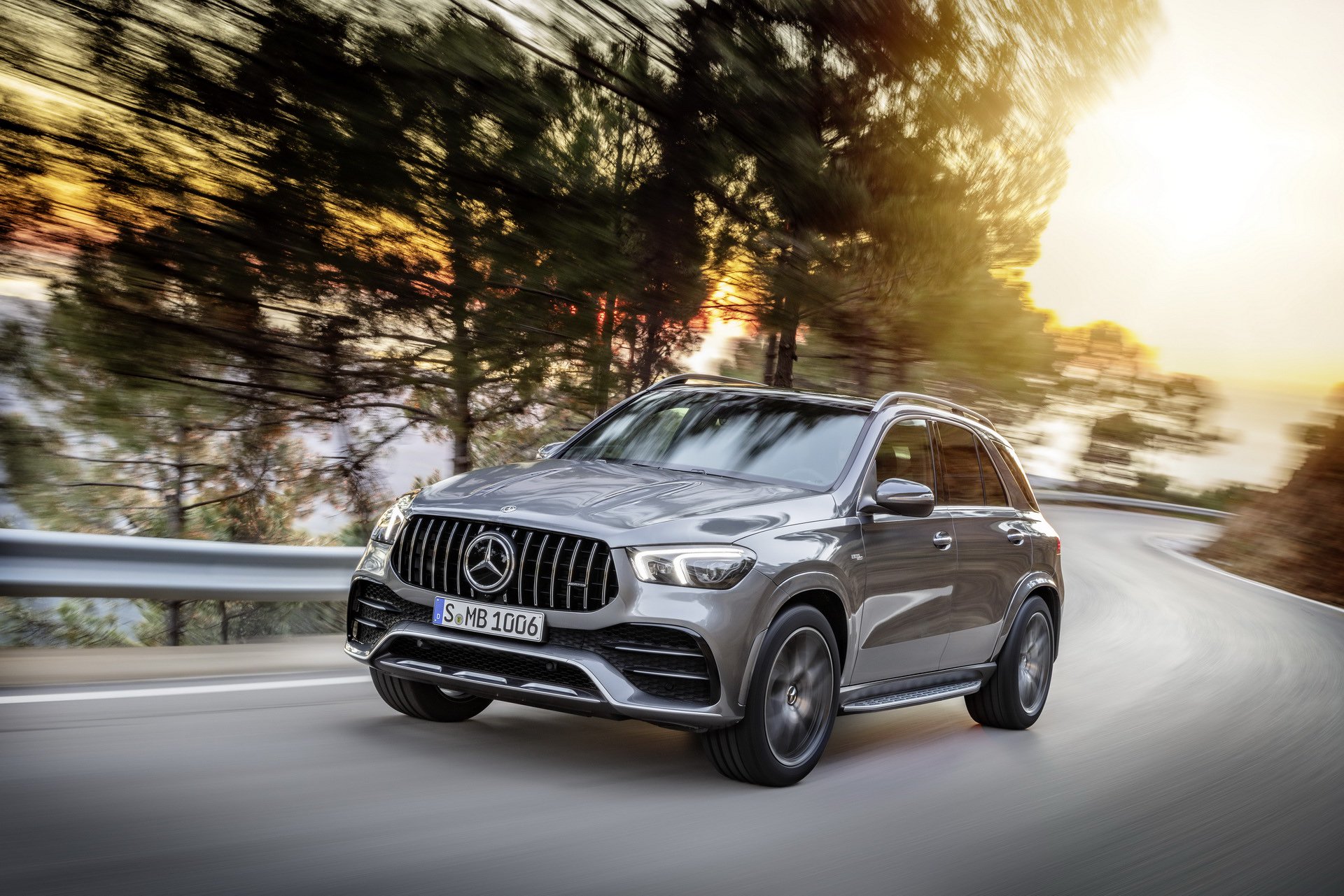 الكشف عن مرسيدس GLE 53 4MATIC+ الجديدة لعام 2019 !