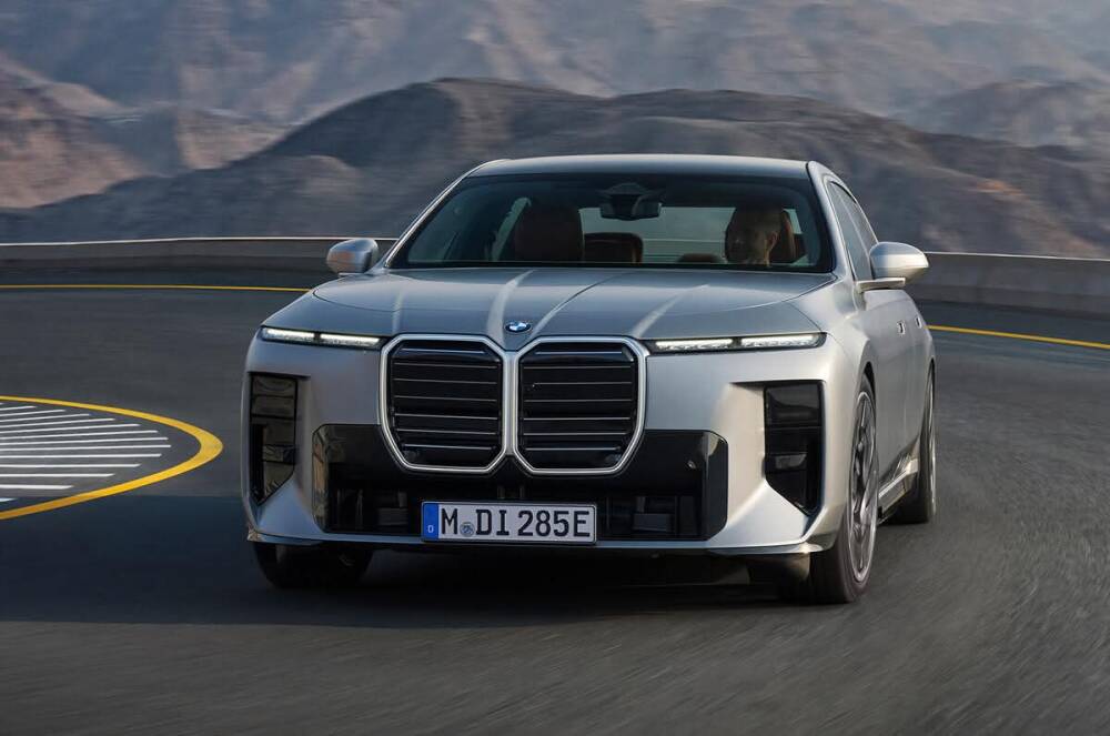 بي ام دبليو الفئة السابعة 2027 الفيس ليفت الجديدة - بتغيرات كبيرة