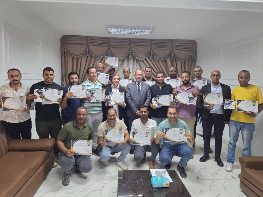 وزارة النقل تختتم تدريب الدفعة الأولى من السائقين ضمن مبادرة سائق واعٍ لطريق آمن