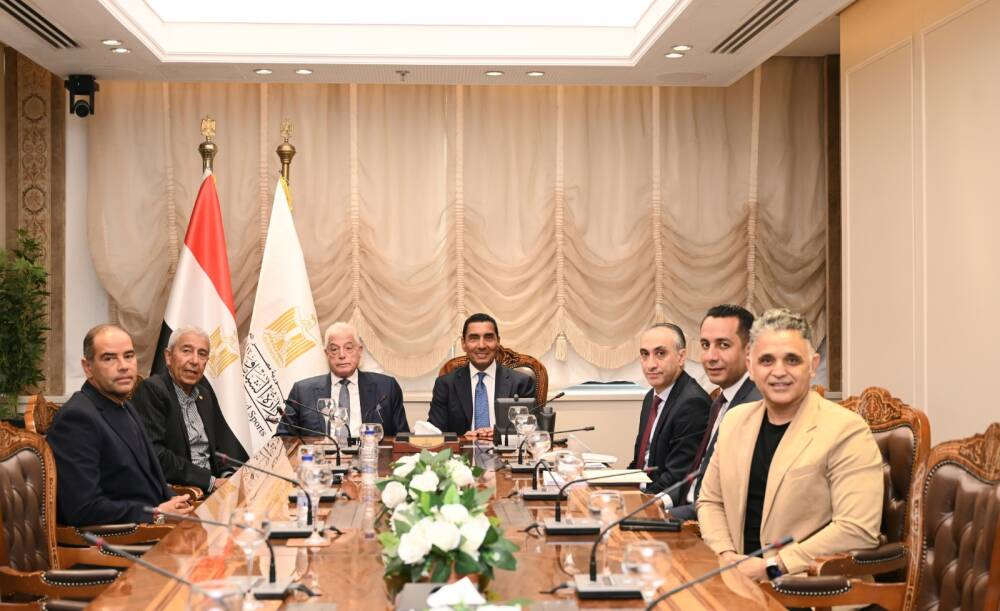 مصر تبحث استضافة سباقات فورمولا 1 وميلي ميليا في 2027