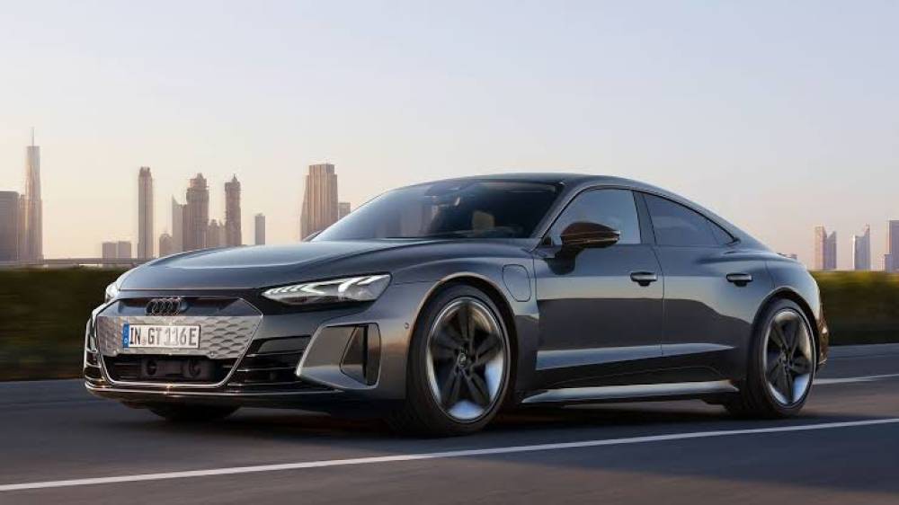 تخفيضات تصل الي 1.5 مليون جنيه علي اودي RS E-Tron GT الكهربائية في مصر