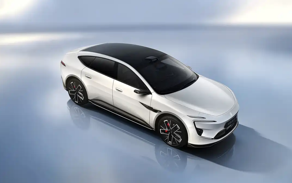 افاتر وان تو 1 2 Avatr موديل 2026 الفيس ليفت الجديدة – بمقابض أبواب تقليدية و قوة 955 حصان