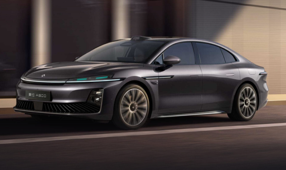 جي أي سي هايبتك A800 الجديدة كليا – سيدان فاخرة بمنظومة REEV و قوة 600 حصان