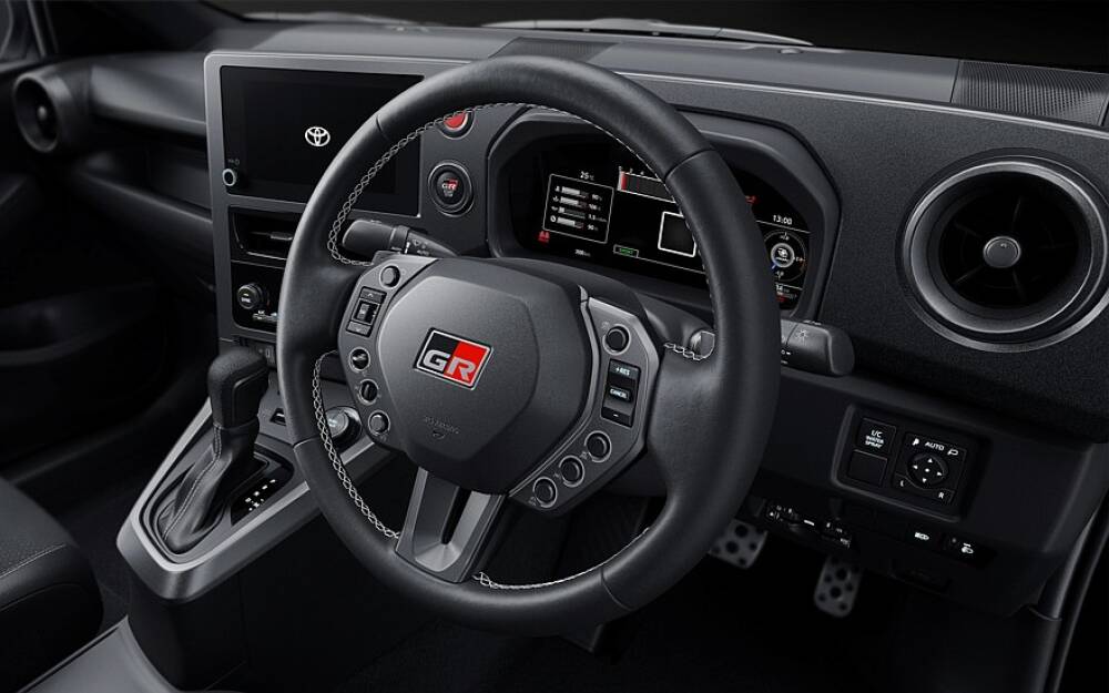 تويوتا جي ار ياريس 2026 – بأضافات جديدة