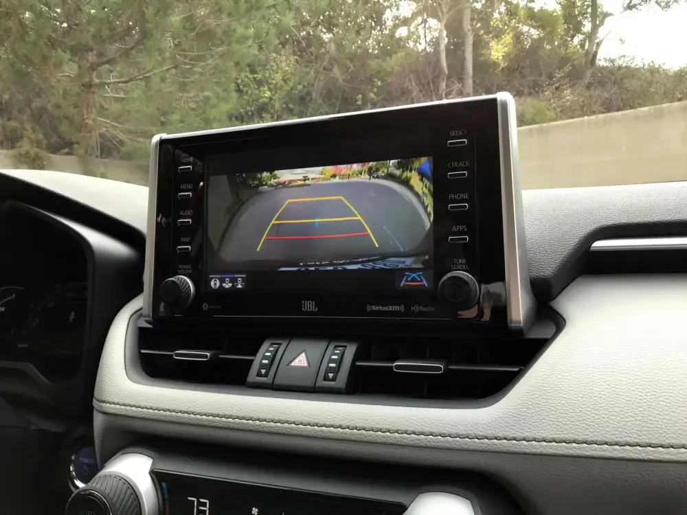 استدعاء لأكثر من مليون سيارة تويوتا - بسبب عيب بالكاميرا الخلفية 