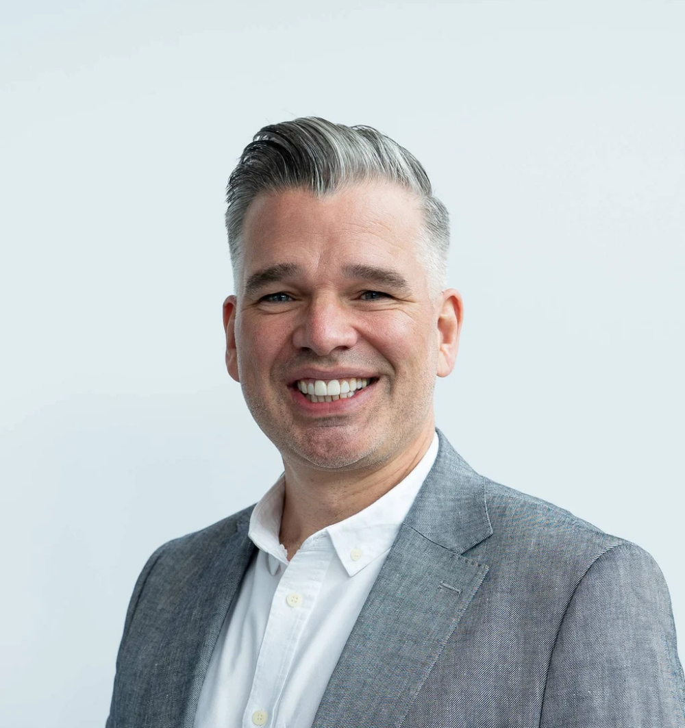 تعيين كريس لي Chris Lee مديرا لمحفظة التنقل واللوجستيات في اوتوميكانيكا دبي 2025