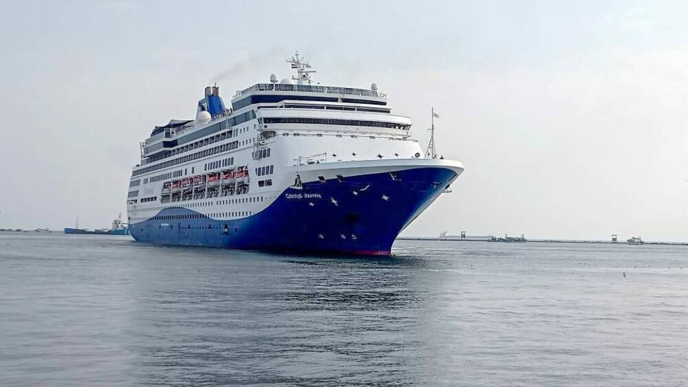 سفينة CELESTYAL JOURNEY السياحية تصل ميناء بورسعيد – بتسع طوابق و طول 220 متر