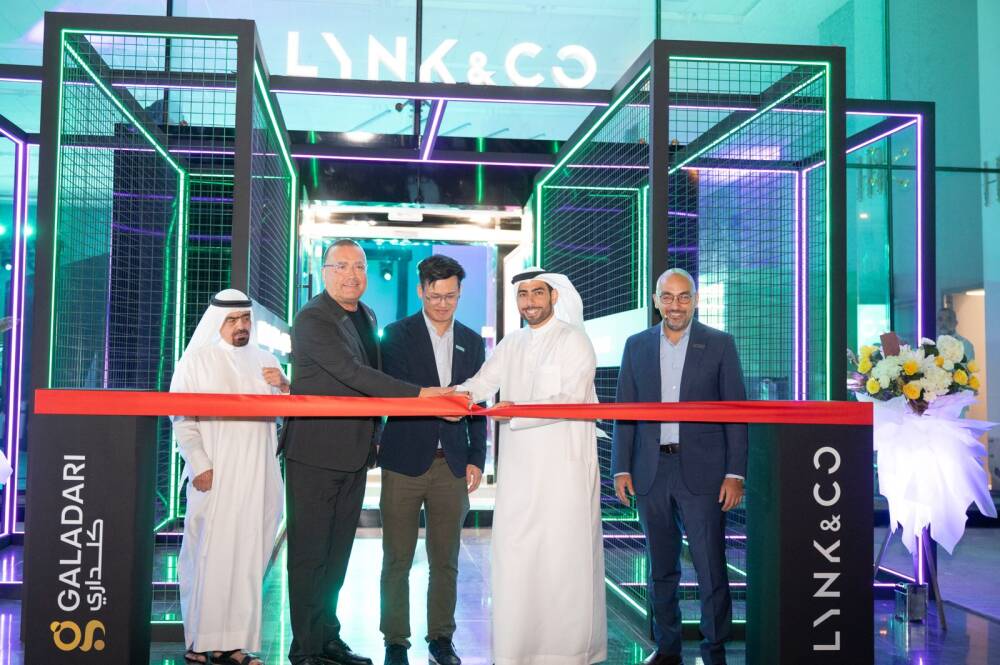 افتتاح اول صالة عرض لسيارات لينك اند كو في الشارقة 