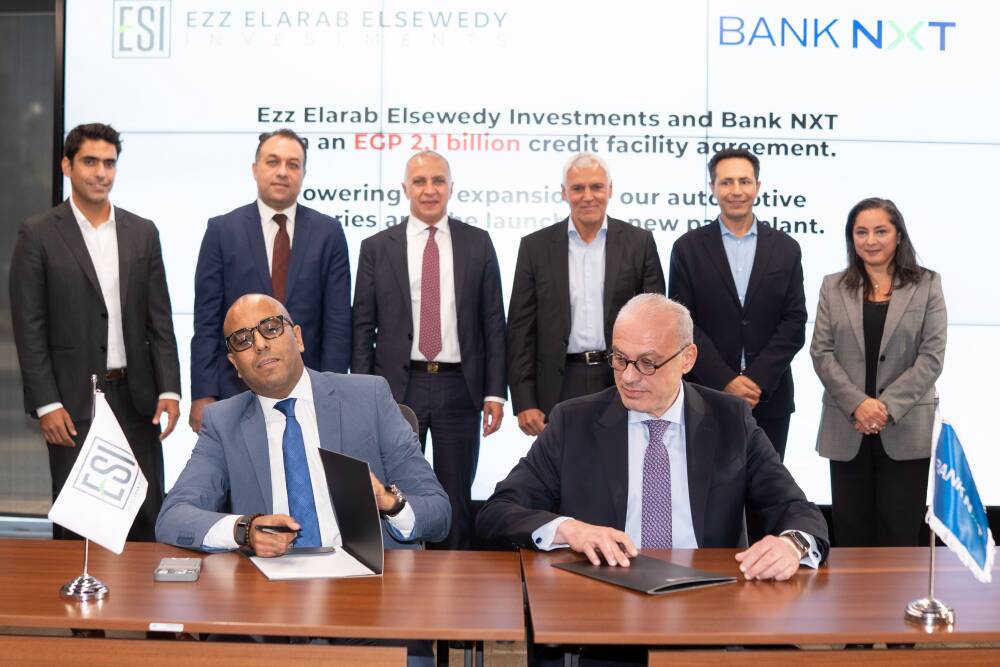 عز العرب السويدي للاستثمارات وبنك نكست يوقعان عقد تسهيلات ائتمانية بقيمة ملياري جنيه لإنشاء مصنع جديد للدهانات