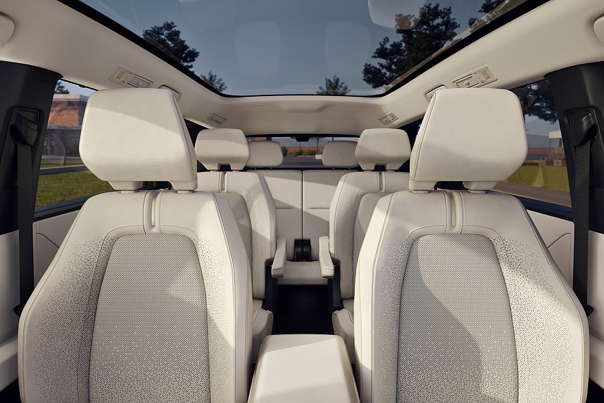 تويوتا هايلاندر 2026 الكهربائية الجديدة كليا – بمدي 462 كم بالشحنة