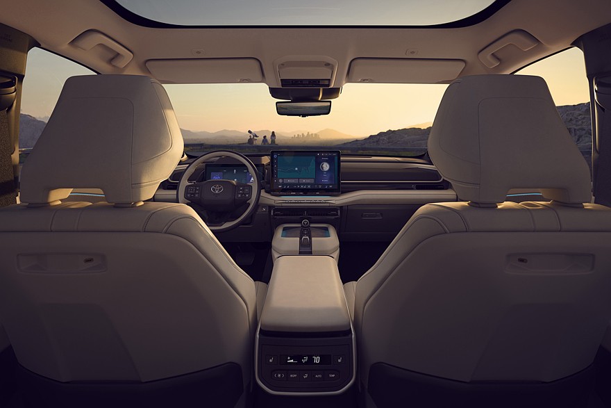 تويوتا هايلاندر 2026 الكهربائية الجديدة كليا – بمدي 462 كم بالشحنة