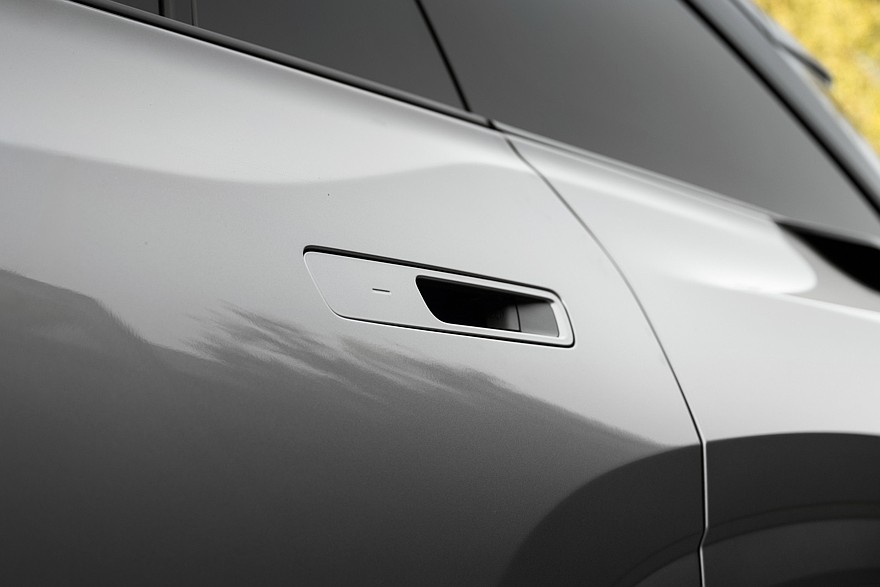 تويوتا هايلاندر 2026 الكهربائية الجديدة كليا – بمدي 462 كم بالشحنة