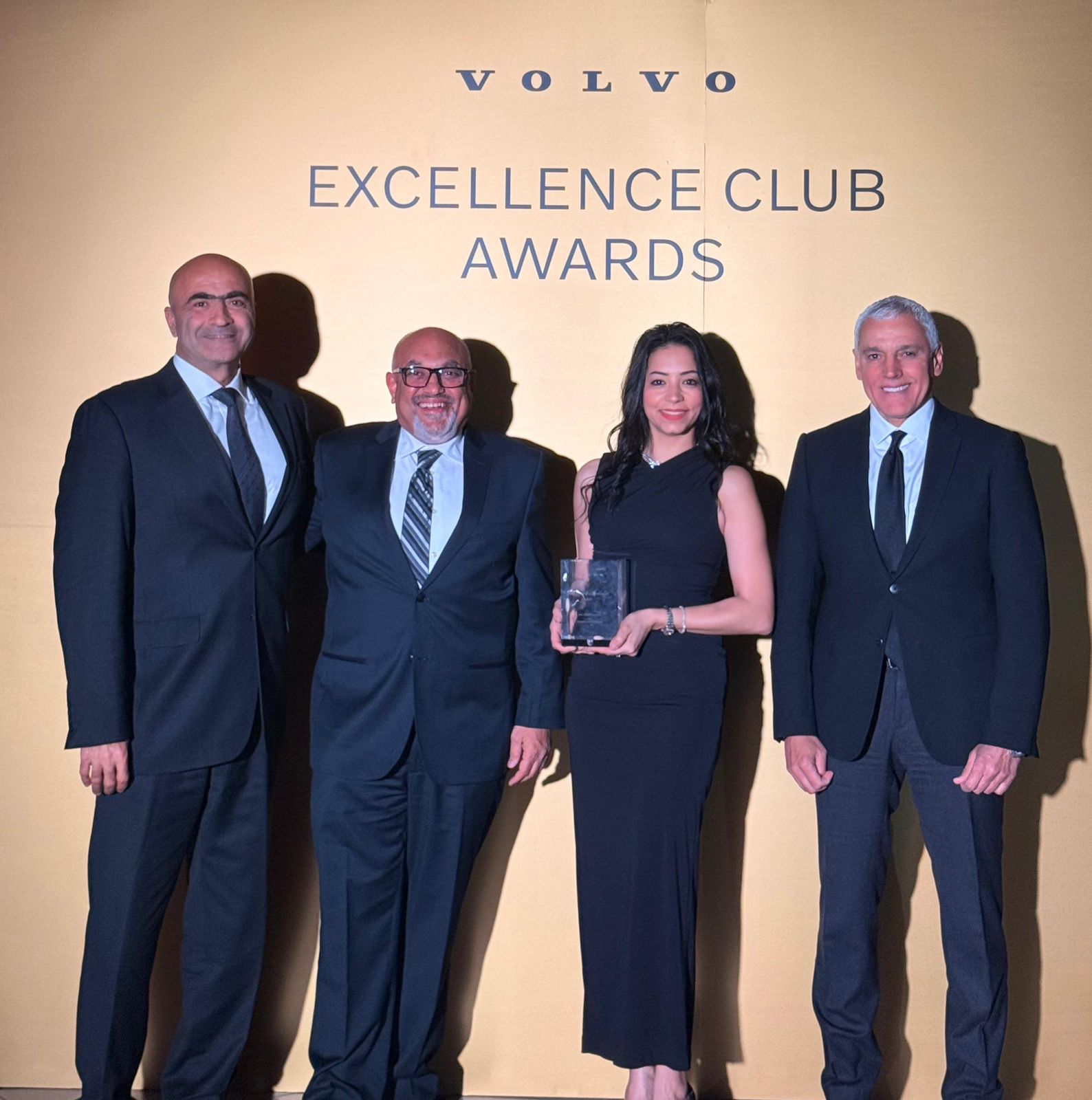 زيادة مبيعات فولفو في مصر بنسبة 288 – وجائزة التميز لشركة عز العرب