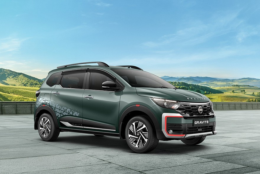 نيسان جرافيت الجديدة – عائلية بسبعة مقاعد وسعر يوازي 285 الف جنيه