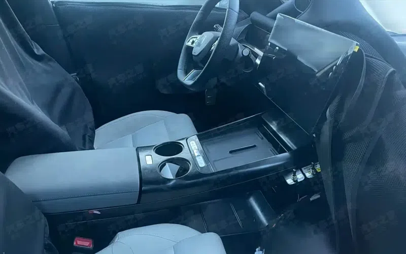 تسريب صور المقصورة الداخلية لـ ام جي 7 الكهربائية – وتأكيد تقديم نسخة مدى ممتد REEV 