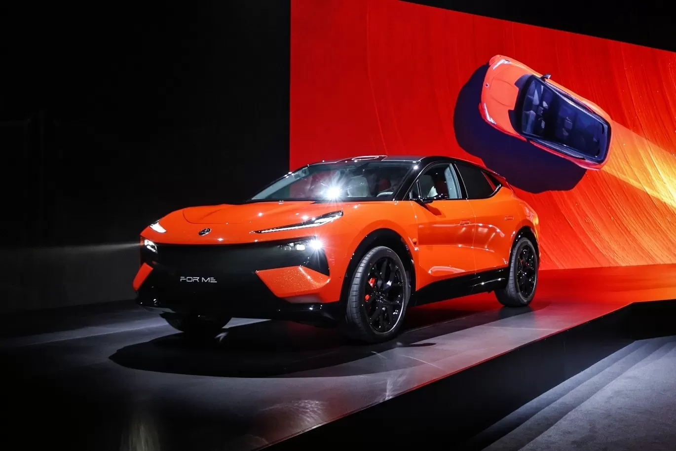 لوتس اليترا هايبرد الجديدة – بمنظومة قوة من زيكر تولد 952 حصان