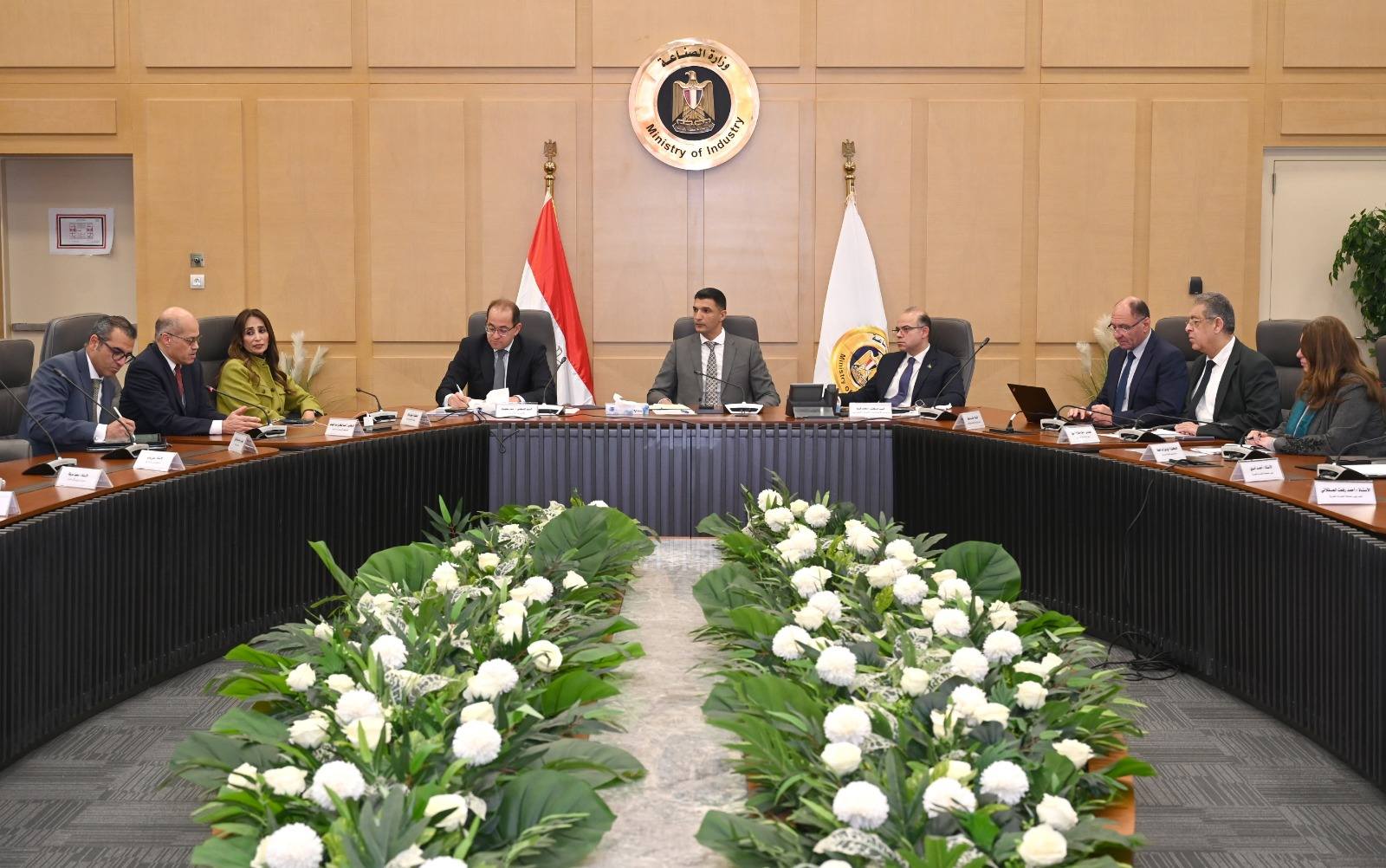 وزير الصناعة المصري الجديد يبحث تقديم المزيد من الحوافظ لمصنعي السيارات محليا