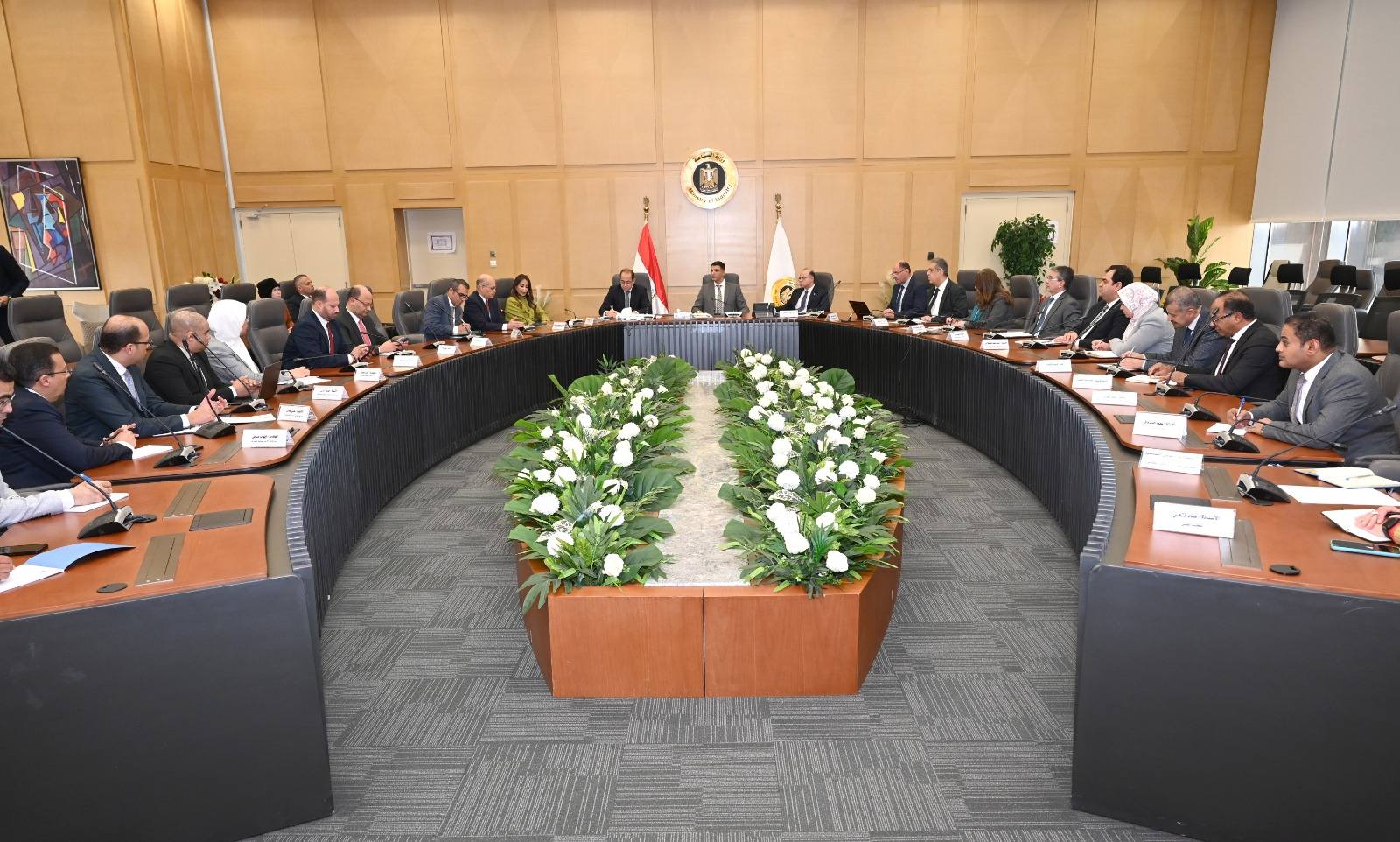 وزير الصناعة المصري الجديد يبحث تقديم المزيد من الحوافظ لمصنعي السيارات محليا