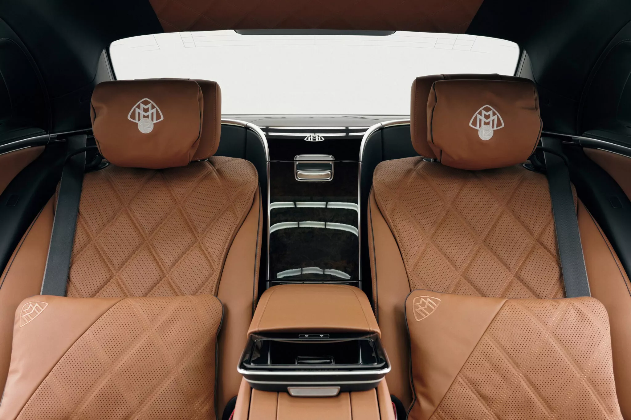 نسخة محدودة من مرسيدس مايباخ اس كلاس بمحرك V12 – الشركة هي التي تختار المشتري