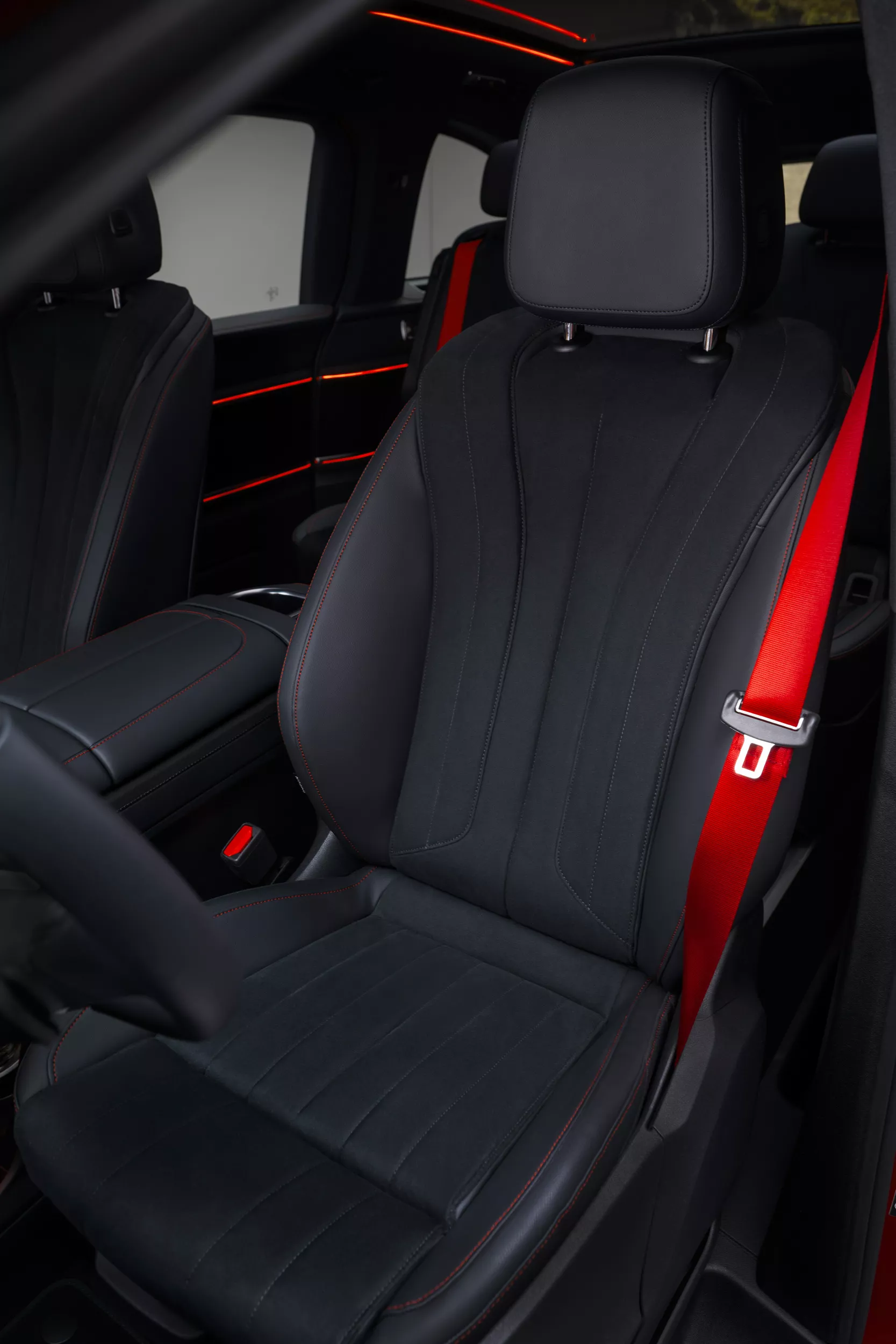 مرسيدس بنز VLE الكهربائية 2026 الجديدة كليا – بمدي 700 كم بالشحنة الواحدة