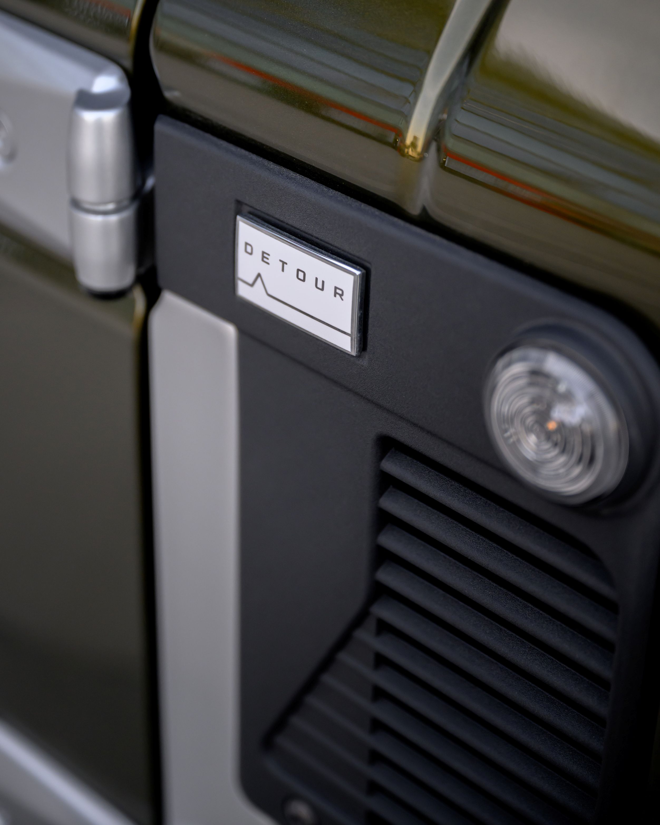 تسليم نسخة خاصة من إنيوس غرينادير في الامارات – واحدة من اصل 200 نسخة 