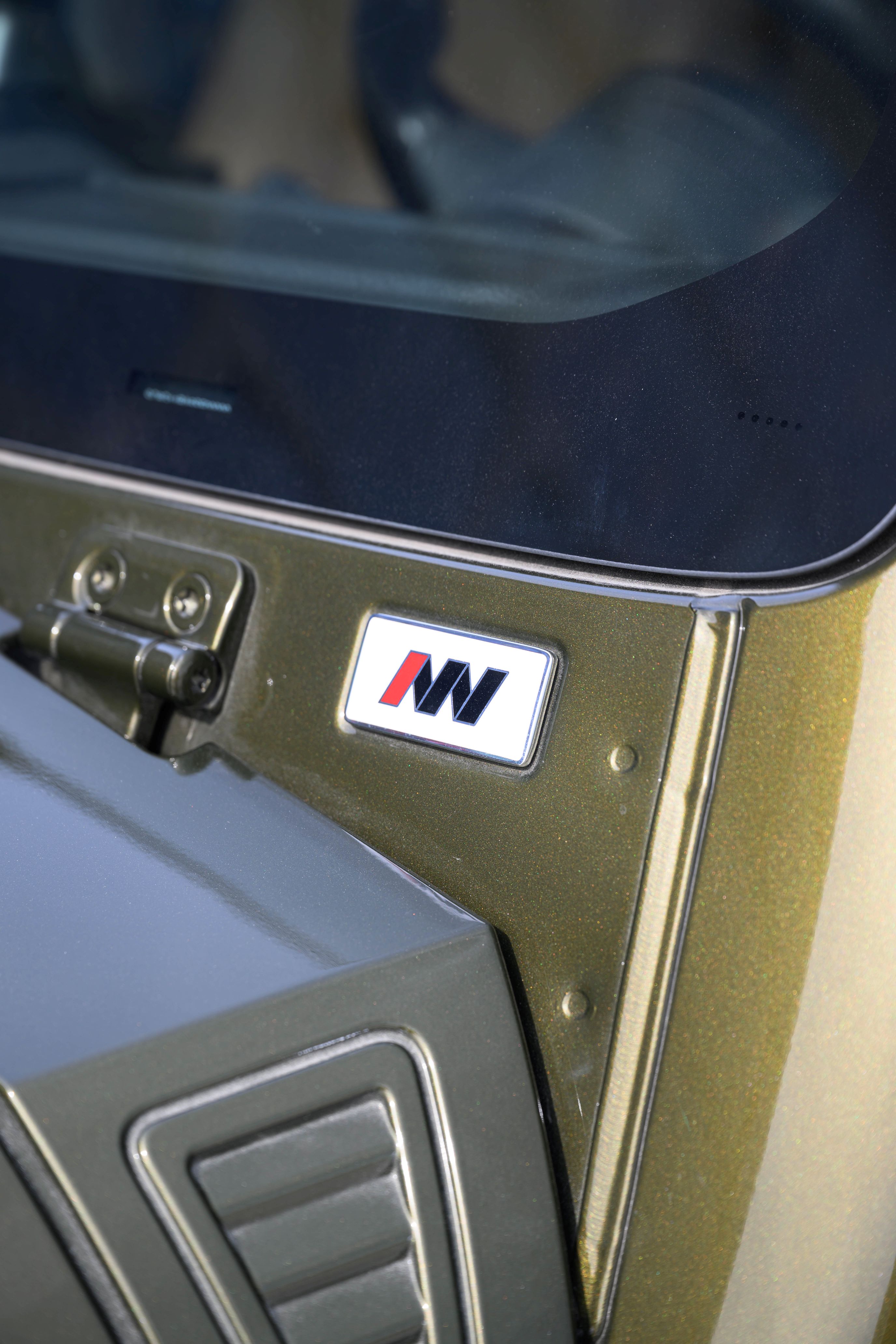 تسليم نسخة خاصة من إنيوس غرينادير في الامارات – واحدة من اصل 200 نسخة 