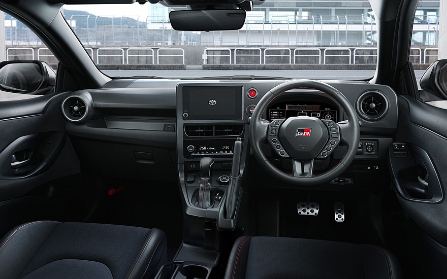 تويوتا جي ار ياريس 2026 – بأضافات جديدة