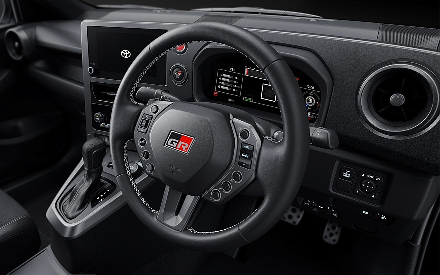 تويوتا جي ار ياريس 2026 – بأضافات جديدة