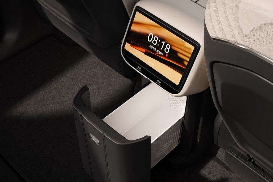 زيكر 8X هايبرد الجديدة كليا - تم بيع 10.000 الف نسخة خلال ساعة واحدة فقط