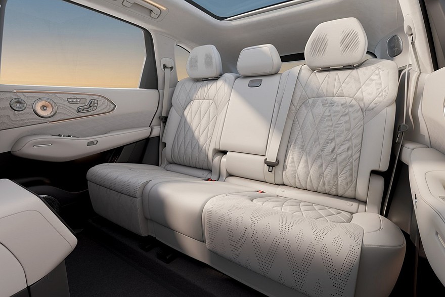 زيكر 8X هايبرد الجديدة كليا - تم بيع 10.000 الف نسخة خلال ساعة واحدة فقط