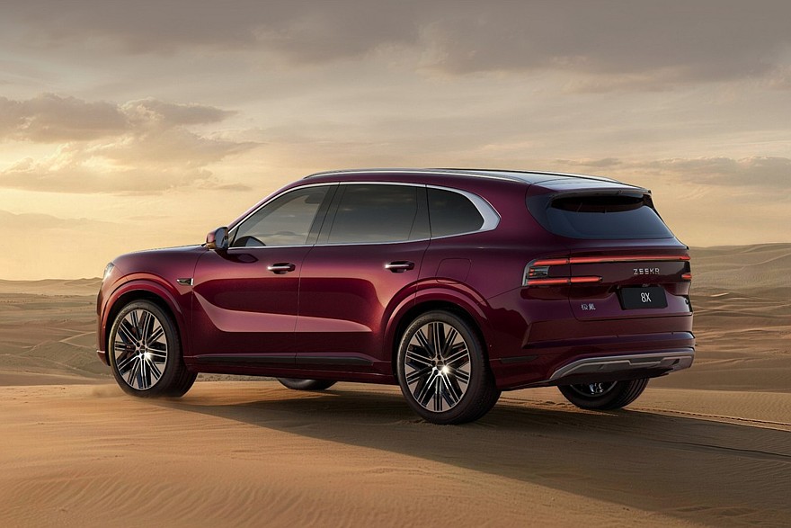 زيكر 8X هايبرد الجديدة كليا - تم بيع 10.000 الف نسخة خلال ساعة واحدة فقط