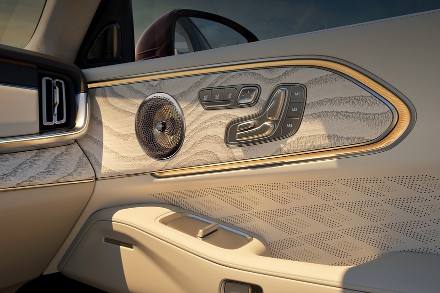 زيكر 8X هايبرد الجديدة كليا - تم بيع 10.000 الف نسخة خلال ساعة واحدة فقط