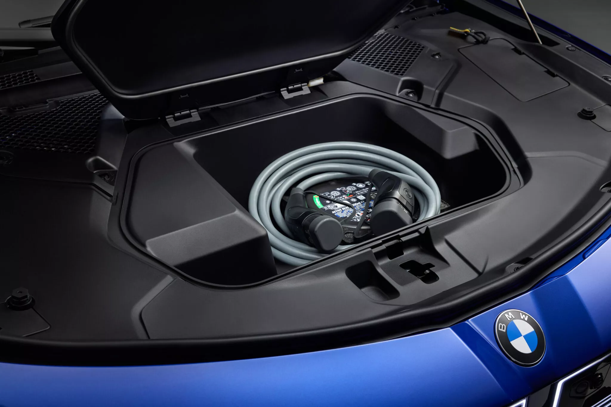 بي ام دبليو i3 نيو كلاس 2026 الجديدة كليا – بمدي 900 كم بالشحنة الواحدة