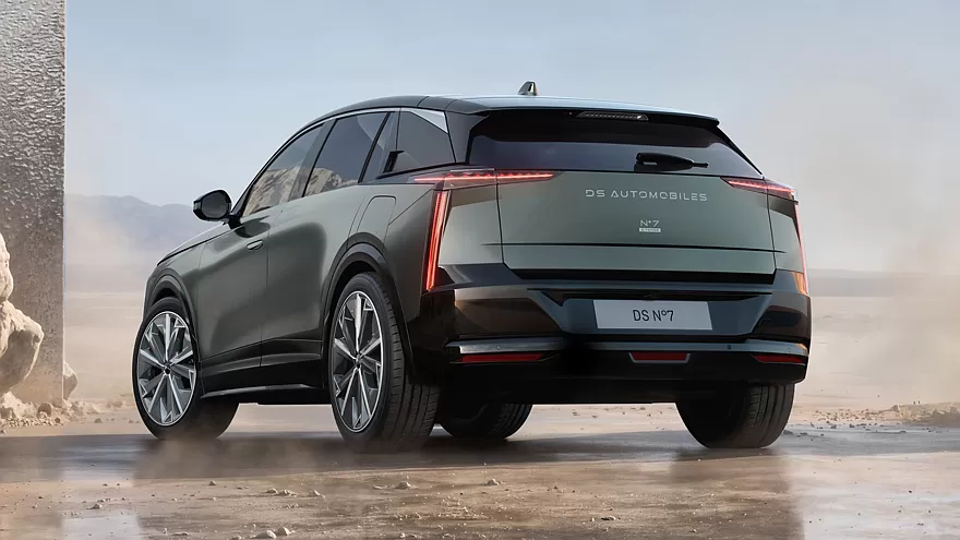 دي اس 7 الجديدة كليا – بنسخة كهربائية بمدي 740 كم بالشحنة