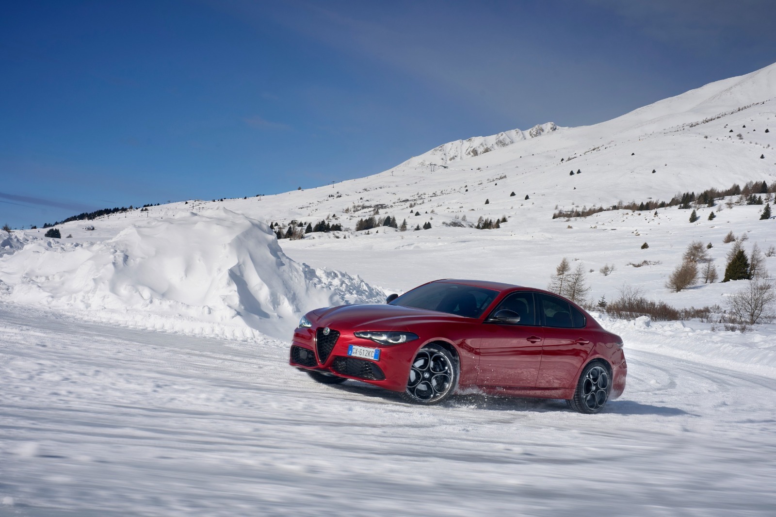 الفاروميو تحتفل بمرور 75 علي تقديم نظام الدفع الكلي Q4