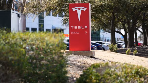 تسلا تتفتح اول صالة عرض لها في مدينة جدة بالمملكة العربية السعودية 