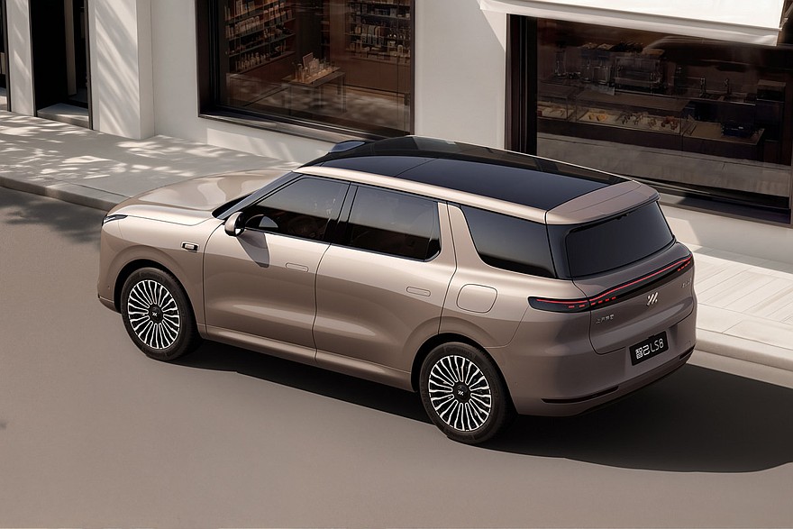 اي ام LS8 الجديدة كليا – SUV فاخرة بمنظومة REEV