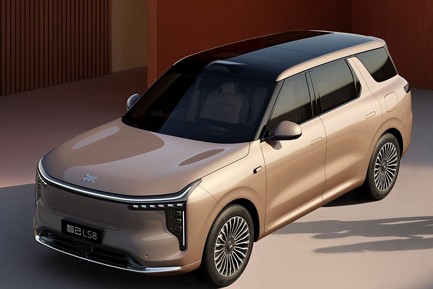 اي ام LS8 الجديدة كليا – SUV فاخرة بمنظومة REEV