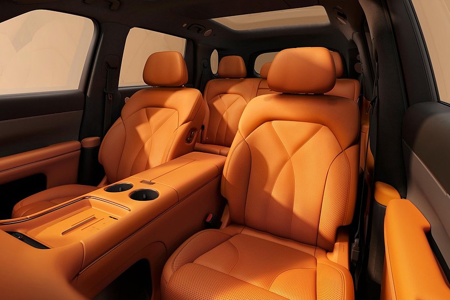 اي ام LS8 الجديدة كليا – SUV فاخرة بمنظومة REEV