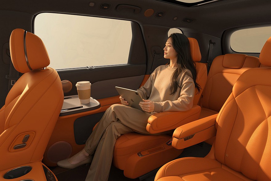 اي ام LS8 الجديدة كليا – SUV فاخرة بمنظومة REEV