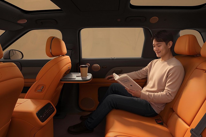 اي ام LS8 الجديدة كليا – SUV فاخرة بمنظومة REEV