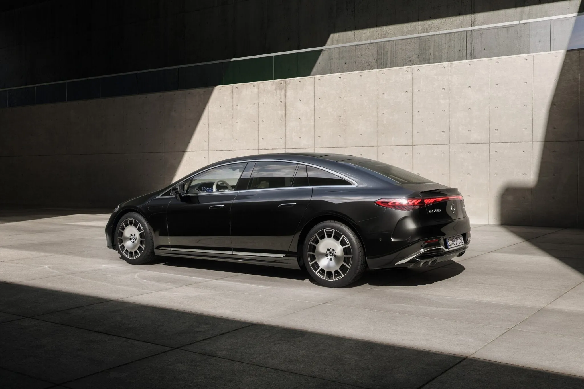 مرسيدس بنز EQS الفيس ليفت 2027 الجديدة – بمدي 926 كم بالشحنة الواحدة