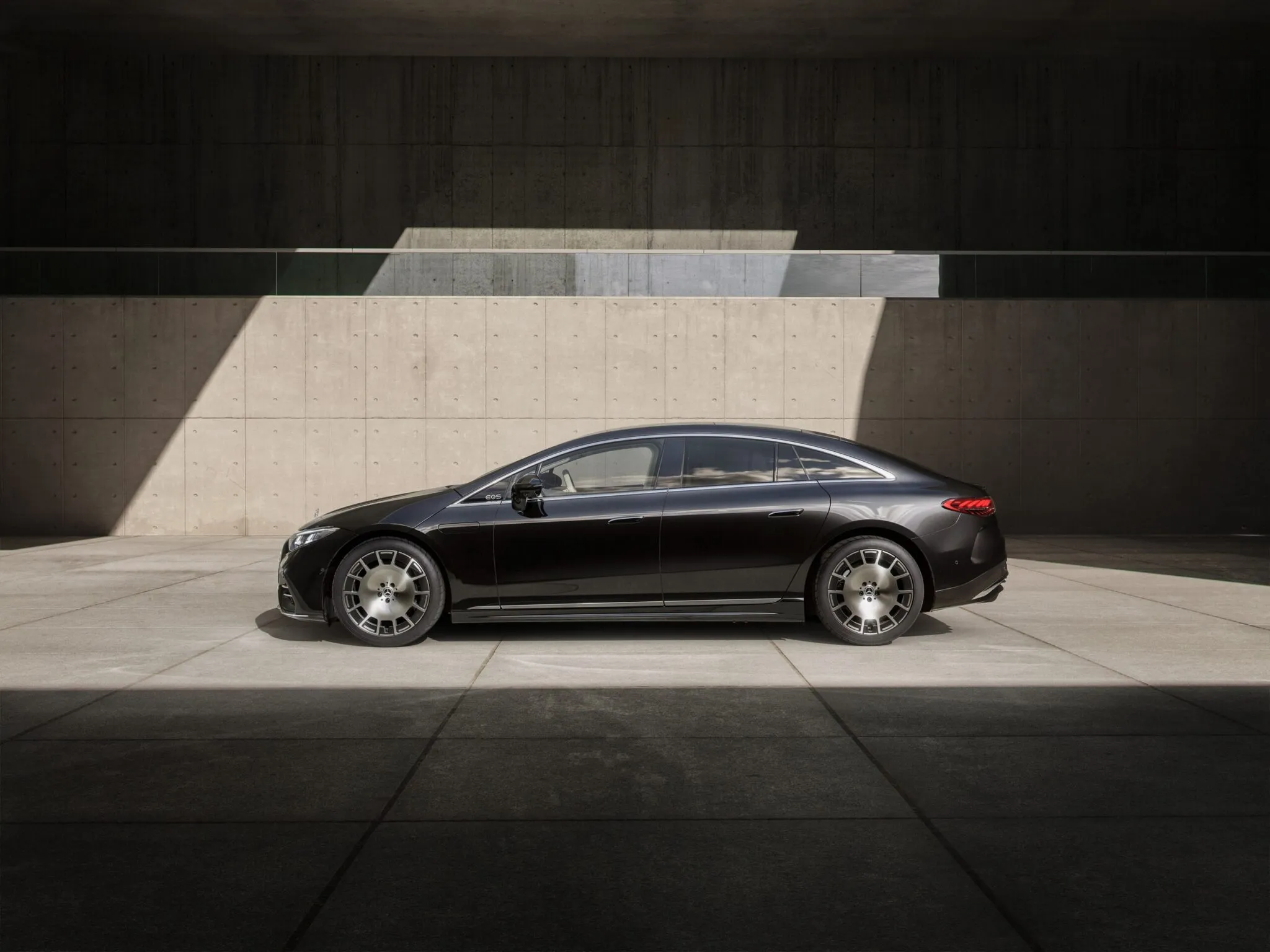 مرسيدس بنز EQS الفيس ليفت 2027 الجديدة – بمدي 926 كم بالشحنة الواحدة